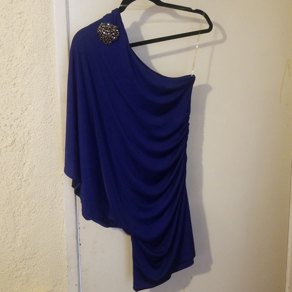 One shoulder Dress - Picture 1 of 3